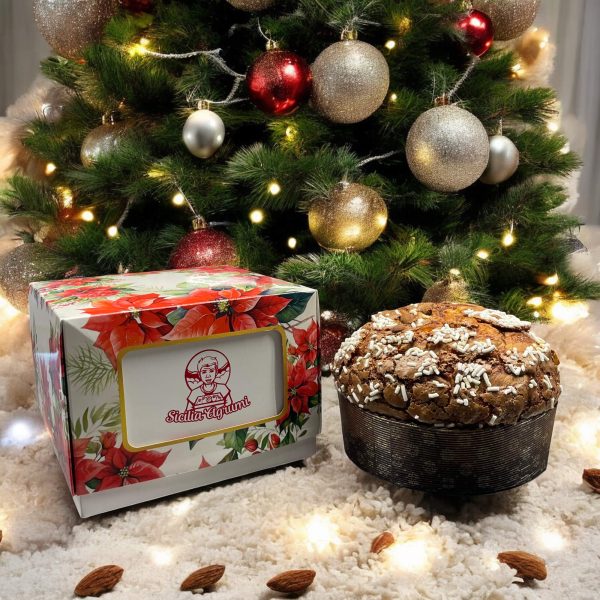 Panettone mit Zitrusfrüchten 1kg neben einer weihnachtlichen Geschenkbox
