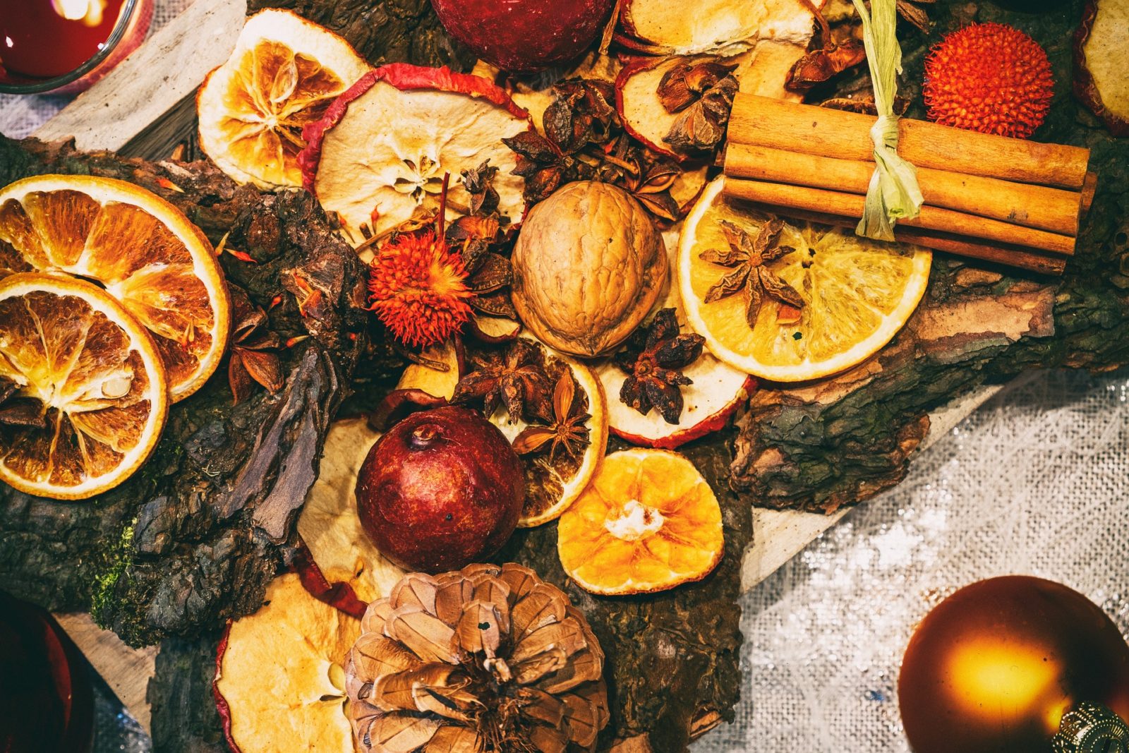 Decorazioni Natalizie Con Frutta.Decorazioni Natalizie Con La Buccia Degli Agrumi Sicilia Agrumi