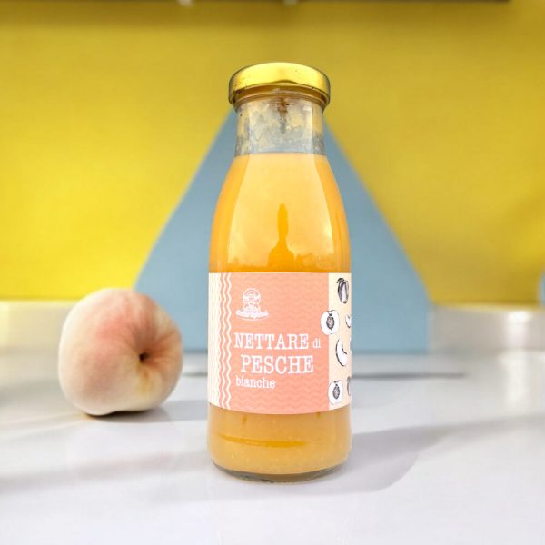 Weißer Pfirsichnektar 250ml SiciliaTipycal Glasflasche mit goldenem Deckel.